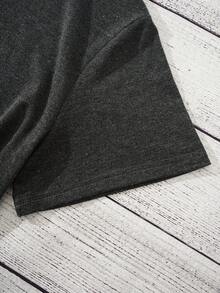 SHEIN EZwear 大碼標語圖案T恤 - 深灰色 - 查看 3