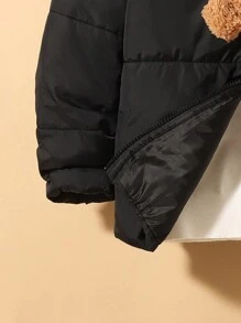 SHEIN 小男孩卡通贴花细节衬垫外套和蓬松斜挎包 - 黑色 - 查看 4