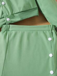 SHEIN Garota pré-adolescente Letra Corrigida Botão Frontal Jaqueta & Saia