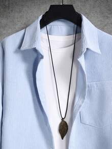 Manfinity 男士素色口袋貼布襯衫不帶T恤 - 淺藍色 - 查看 4