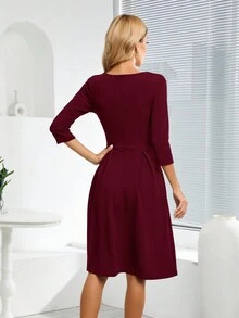 HOMEYEE Vestido Botón Cremallera Pliegues Liso Elegante - Burdeos - Ver 2