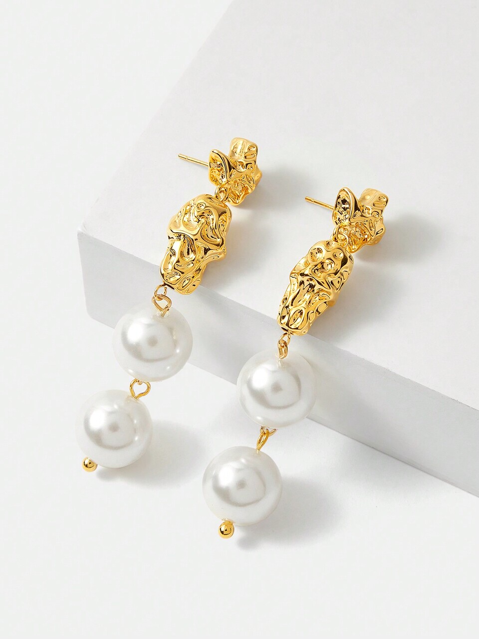 MOTF TEXTURED METAL PEARL DROP EARRINGS