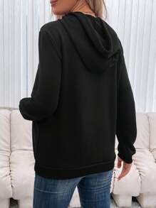 SHEIN 孕妇圣诞字母图案袋鼠口袋抽绳卫衣 - 黑色 - 查看 2