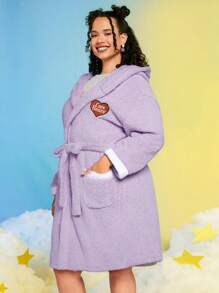 SHEIN X Care Bears Cộng với thêu chữ Thiết kế tai kép 3D có mũ trùm đầu có thắt lưng Áo choàng flannel - Màu tím - Xem 6