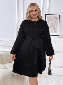 SHEIN Grossesse Plus Robe Unicolore Ceinturé Duveteux
