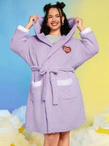 SHEIN X Care Bears Cộng với thêu chữ Thiết kế tai kép 3D có mũ trùm đầu có thắt lưng Áo choàng flannel - Màu tím - Xem 1