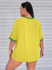 SHEIN Coolane Talla grande Camiseta de hombros caídos con estampado de letra ribete en contraste - Amarillo - Ver 2
