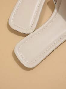 Women's Flat Sandals Plus Size Summer Beach Slippers With Rhinestone Decoration Valentines