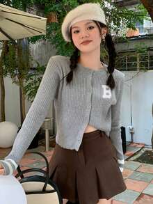 字母圖案鈕扣短款開衫