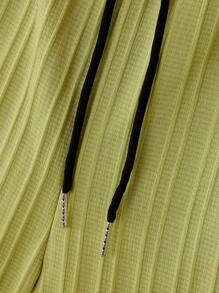 Manfinity Homme 男士素色前排扣襯衫和腰部抽繩短褲不帶T恤 - 薄荷綠 - 查看 5