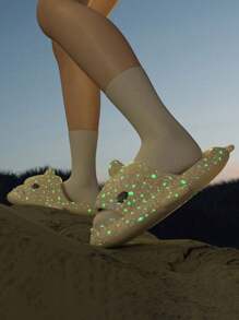 Divertidas chanclas con diseño de tiburón con suela gruesa, suaves y cómodas - Beis - Ver 2