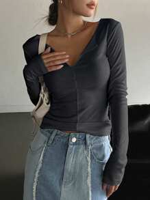 DAZY Camiseta con detalle de costura sólida, ropa de otoño para mujer con manga larga