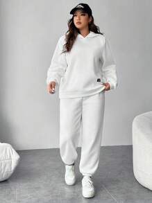 SHEIN EZwear 大碼字母補丁細節連帽衫和運動褲 - 白色 - 查看 5