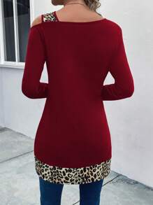 SHEIN LUNE Áo thun cổ tròn họa tiết da báo bất đối xứng Áo thun họa tiết da báo dành cho nữ - Màu Đỏ Sâu - Xem 2