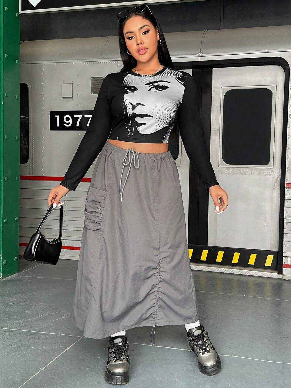 Plus Figure Graphic Crop Tee