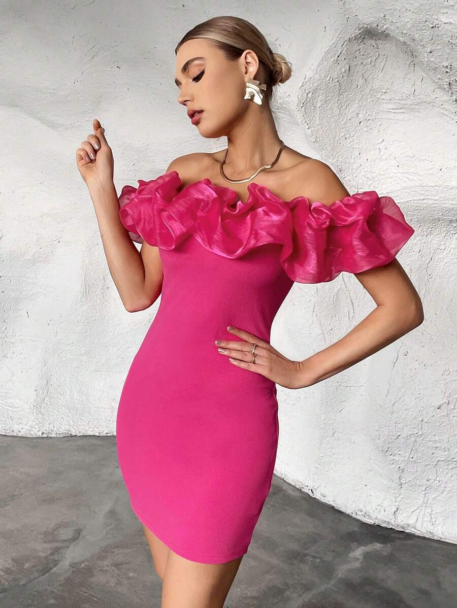 SHEIN Privé Vestido ajustado con hombros descubiertos y ribete de volantes - Rosa Fucsia - Ver 1