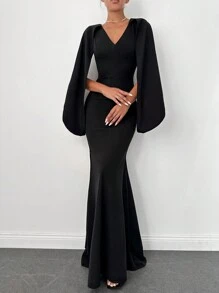 RueChic Cloak Sleeve Mermaid Hem Dress - Black - View 4