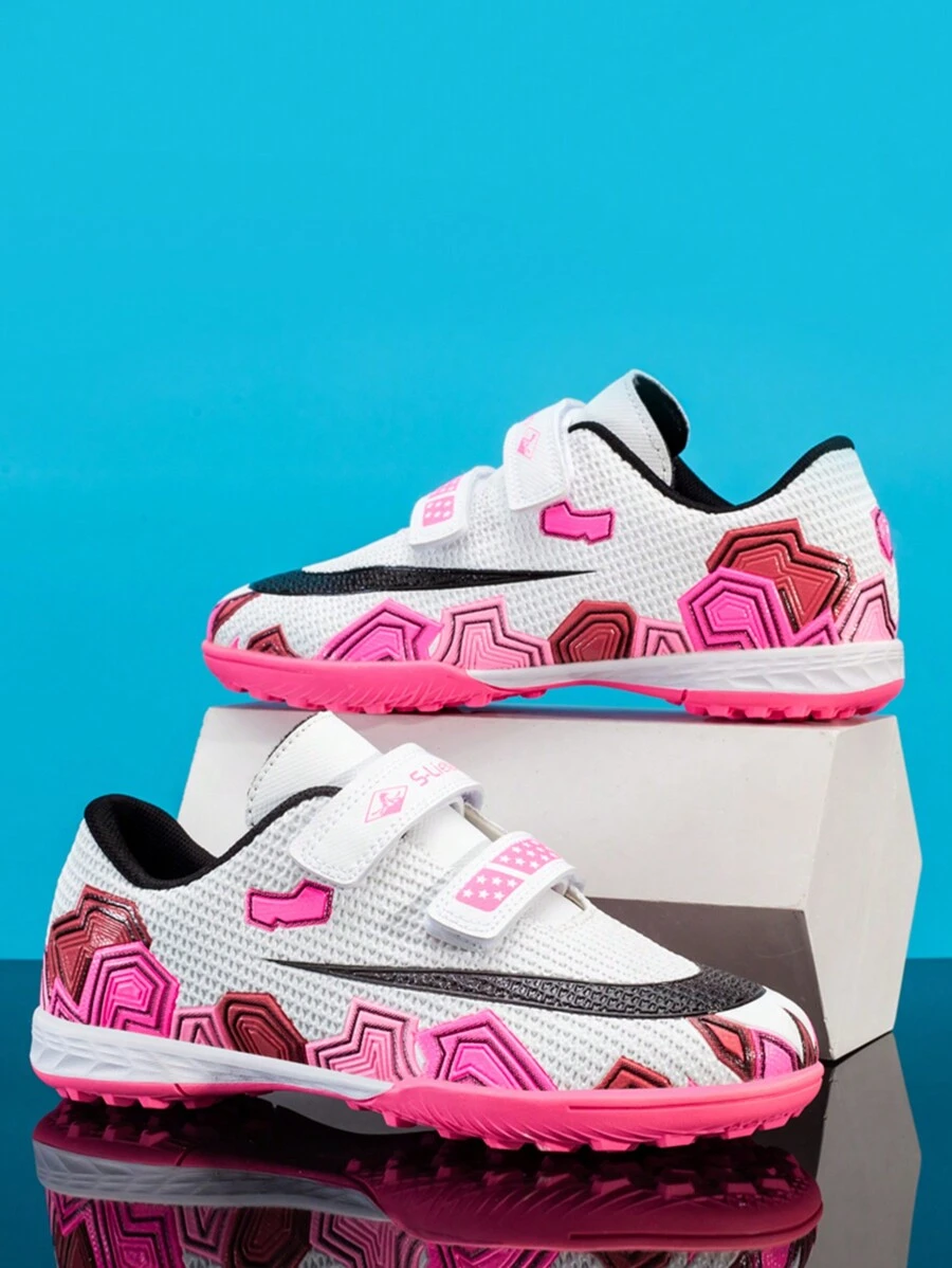 Chaussures de football pour femmes, splicing blanc et rose avec boucle et rivets, chaussures de football d'entraînement antidérapantes