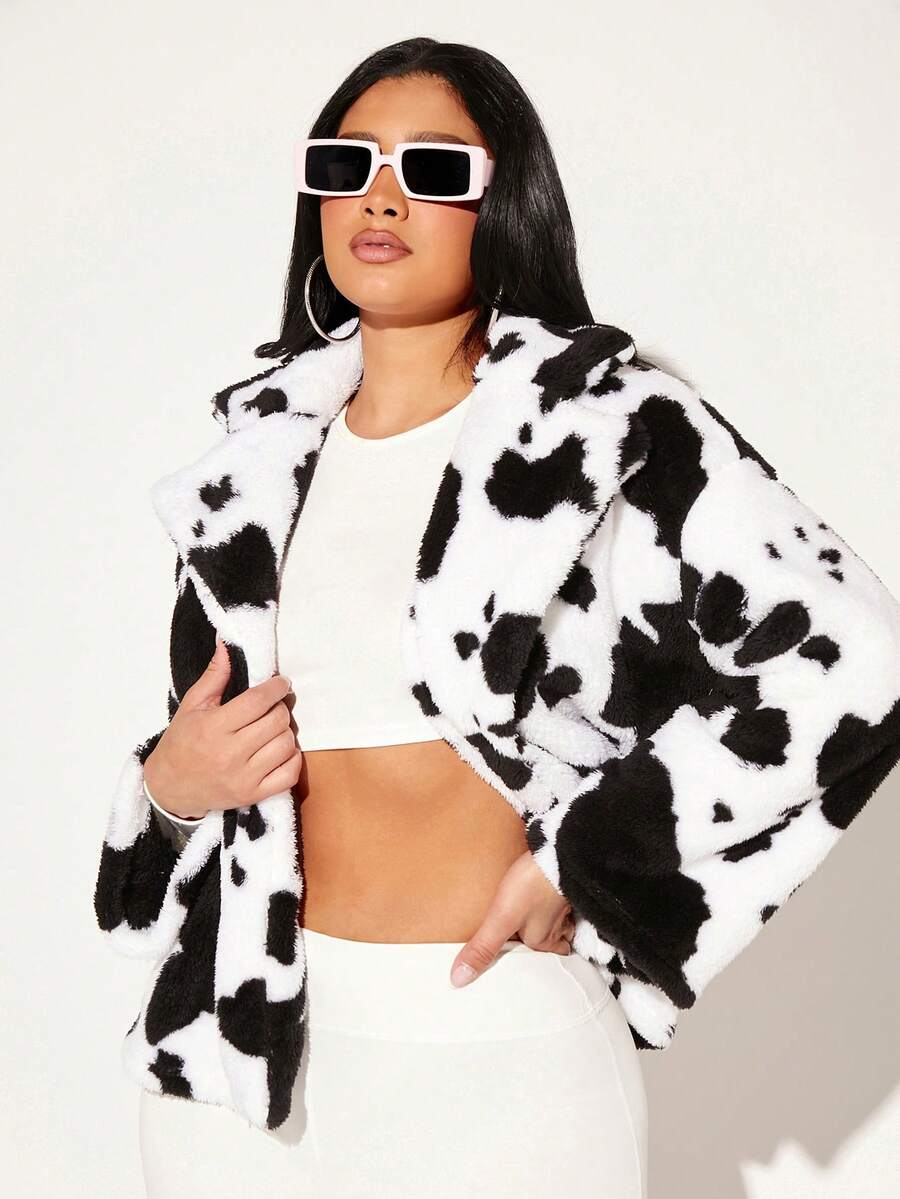 SHEIN SXY Abrigo Con Hombros Caídos Y Estampado De Vaca Con Pelo - Blanco y Negro - Ver 1