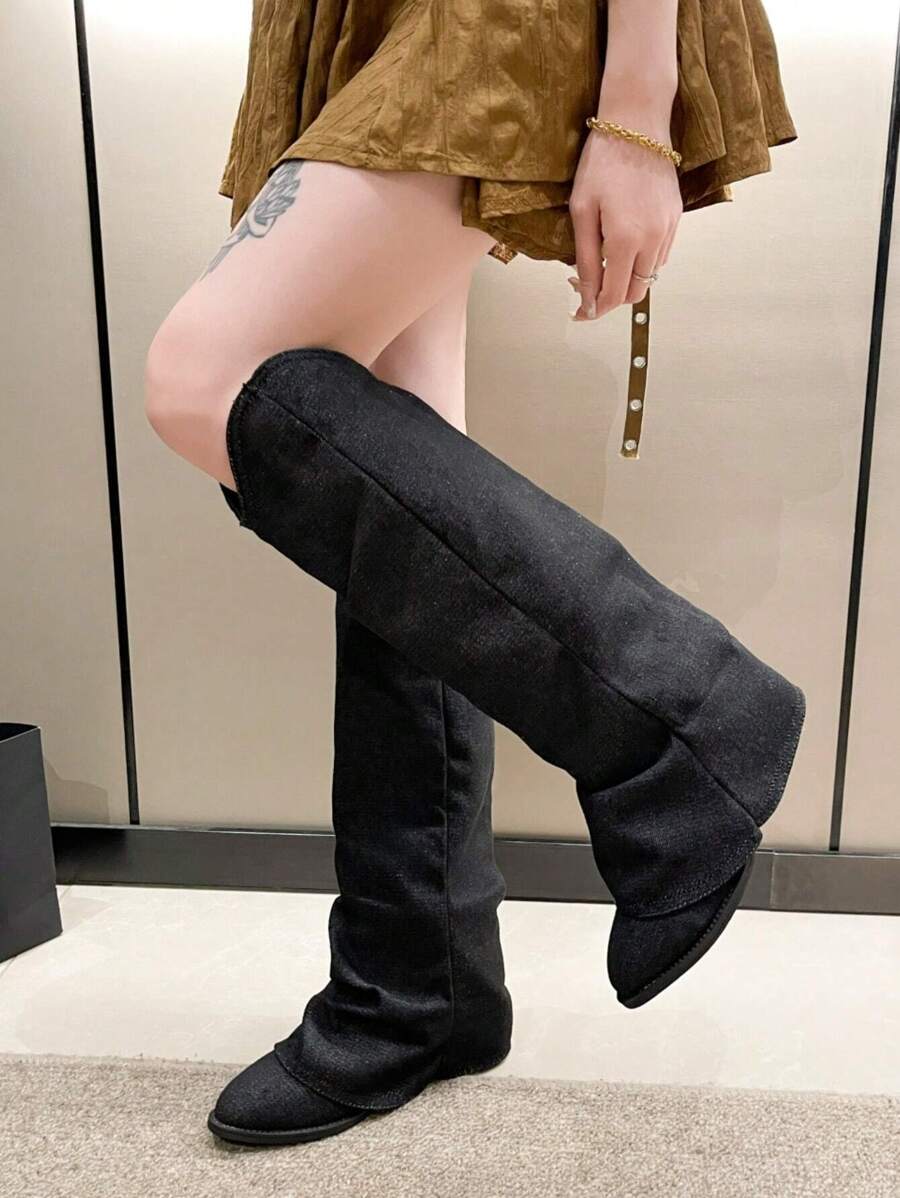 女士秋冬时尚个性化蛇纹复古高跟尖头粗跟过膝长靴搭配毛衣 - 黑色 - 查看 1