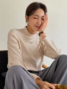 DAZY 女式字母印花宽松立领长袖保暖内衬 T 恤，秋冬 - 杏色 - 查看 4