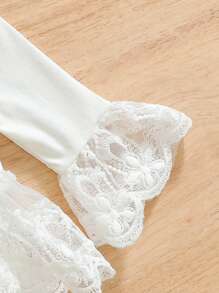 SHEIN Baby Girl Contrast Lace Flounce Sleeve Top & Pants & Headband Photography Set - White - View 4