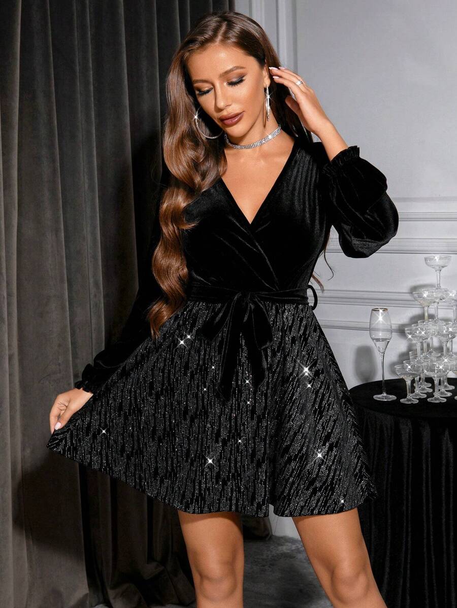 Zolique 女士情人节斜领系带天鹅绒连衣裙 - 黑色 - 查看 1