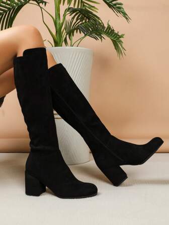 Höst/vinter 2025 Bekväma mockakängor över knäna, klassiska all-match-stövlar, perfekta med svart klänning, damer med rund tå och dragkedja i sidan, matcha vilken klänning som helst, svarta knähöga stövlar med grov klack för ridning för kvinnor