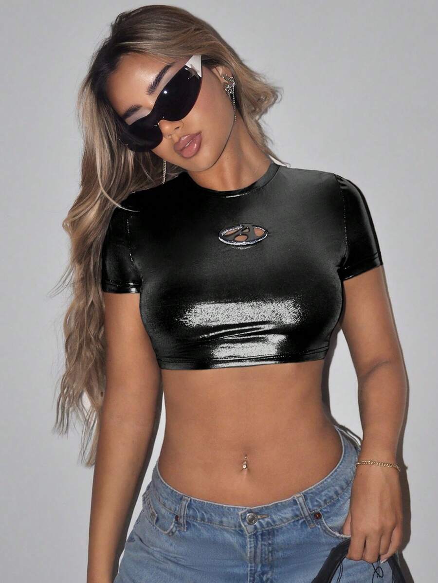 SHEIN ICON 字母貼布拼接超短款T恤 - 黑色 - 查看 1