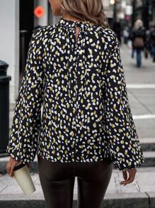 SHEIN Clasi Allover Print Keyhole Neckline Lantern Sleeve Blouse