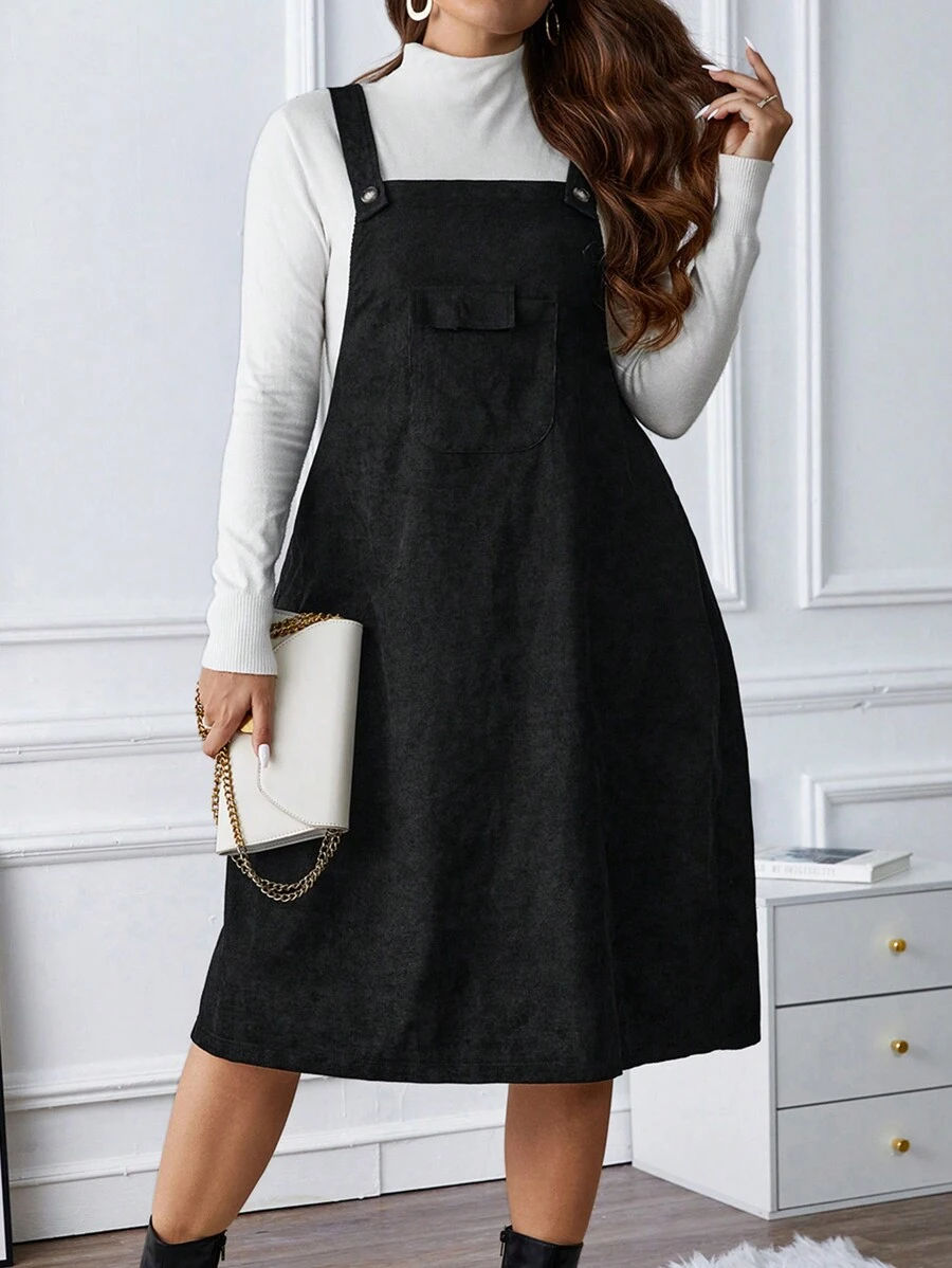 SHEIN LUNE 大碼素色翻蓋口袋背帶裙不帶T恤 - 黑色 - 查看 1