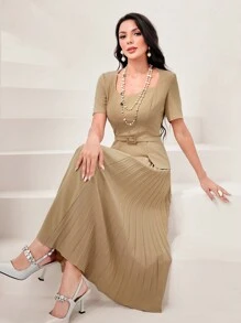 Modelyn 翻蓋細節百褶下擺洋裝