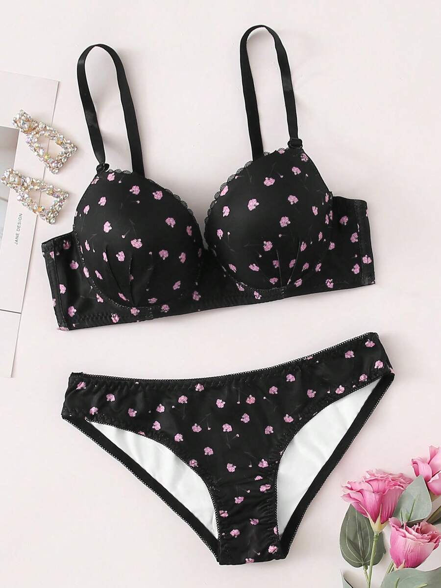 مجموعة لانجري مكونة من قطعتين: حمّالة صدر بسلك وسروال داخلي مزين بطبعات الزهور - الأسود - مشاهدة 1