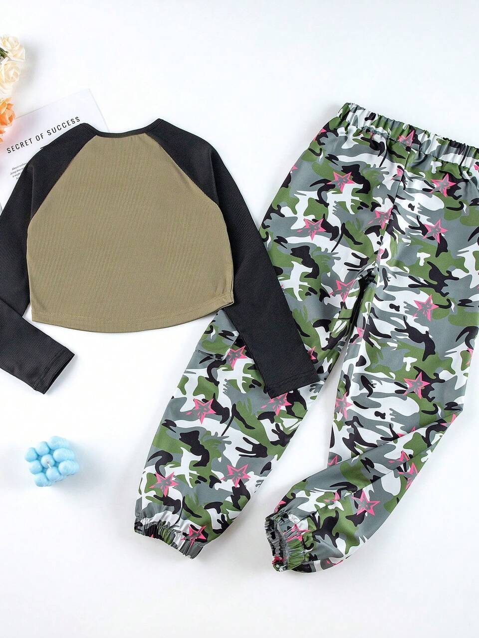 Tween Girl Letter Graphic Raglan Sleeve Tee & Camo Print Pants