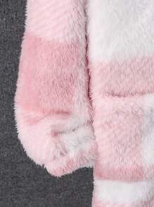 SHEIN Chica preadolescente Abrigo teddy con patrón de cuadros de hombros caídos con capucha con bolso - Rosa - Ver 3