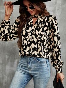 SHEIN Frenchy 滿版印花鎖眼領襯衫 - 黑色 - 查看 5