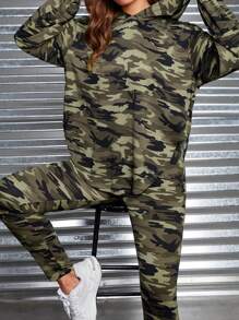 SHEIN EZwear Camo In Thả vai Hoodie & Leggings - Nhiều màu - Xem 1