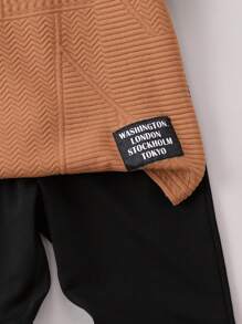 SHEIN Chàng trai trẻ Chi tiết Patched thư Áo thun & quần thể thao - Màu Khaki - Xem 3