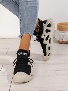 女士輕便前繫帶字母圖案運動運動戶外織物襪型運動鞋 - 黑與白 - 查看 2