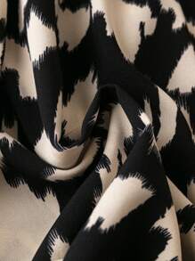 SHEIN Clasi 大碼滿版印花前紐扣襯衫 - 彩色 - 查看 3