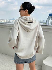 DAZY 标语图案大口袋落肩抽绳连帽衫，秋季女装运动衫 - 杏色 - 查看 1