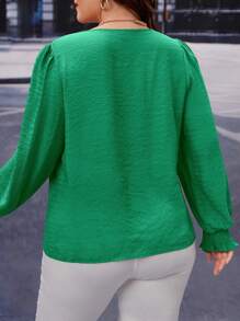 SHEIN Clasi 大碼素色荷葉袖V領襯衫 - 綠色 - 查看 2