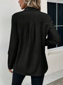 SHEIN LUNE Áo sơ mi viền cong tay cuộn nửa cúc - màu đen - Xem 2