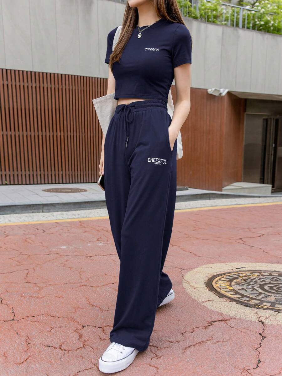 DAZY 女士字母印花圆领短袖T恤和裤子两件套，商务休闲风秋冬家居服套装 - 藏蓝色 - 查看 1