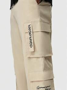 ROMWE MEN Street Life Các bạn Đồ họa Khẩu hiệu Túi nắp bên cạnh Eo dây rút Quần Cargo - Màu Khaki - Xem 6