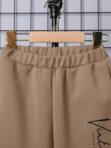 SHEIN 男童休閒字母印花連帽衛衣和長褲針織套裝（尺寸：大碼） - 卡其色 - 查看 3