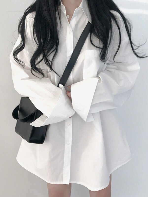 Camicia casual e versatile da donna, a tinta unita, con vestibilità morbida e spalle cadenti