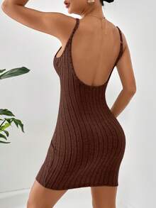 SHEIN Essnce 素色露背吊帶緊身洋裝 - 巧克力棕 - 查看 2