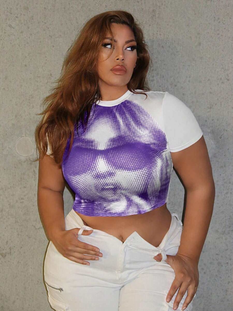 SHEIN ICON Plus Figure Graphic Crop Tee - Purple - View 1