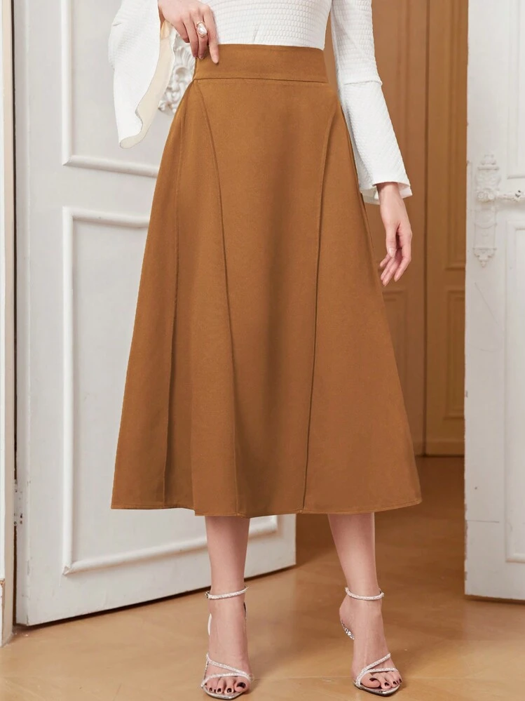 SHEIN Modely Solid Flared Skirt SHEIN